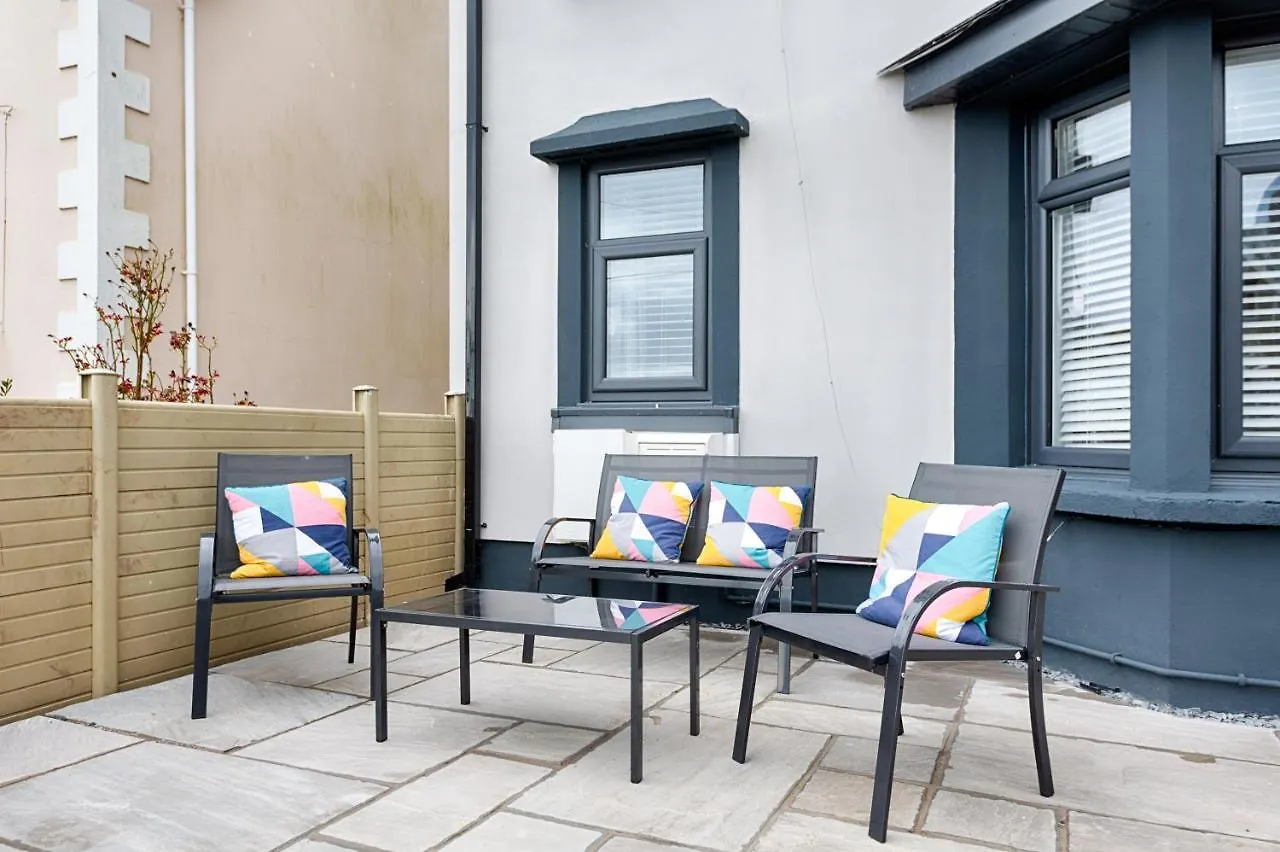 Parking, Balcony With Views, 2 Bathrooms Swansea
