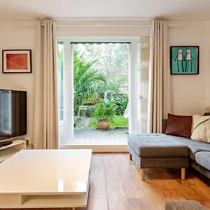 charming-2-bed-garden-flat.brighton-hotels-england.com/